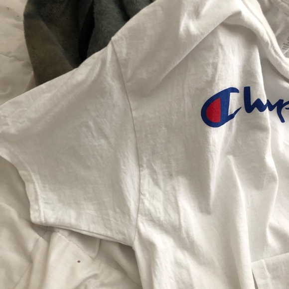 NEW w/o tags Champion crewneck tee - Picture 4 of 5